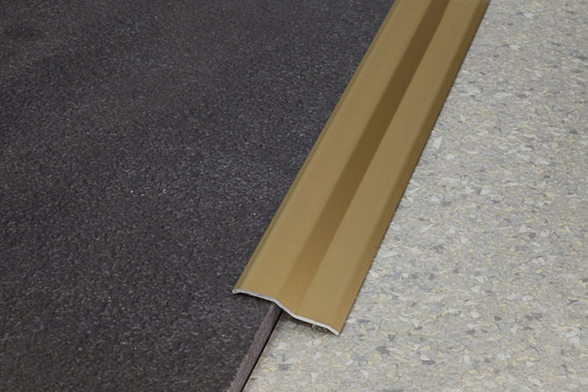 Bilde av OVERGANGLIST 54/A ALUMINIUM GULL 16MMX270CM
