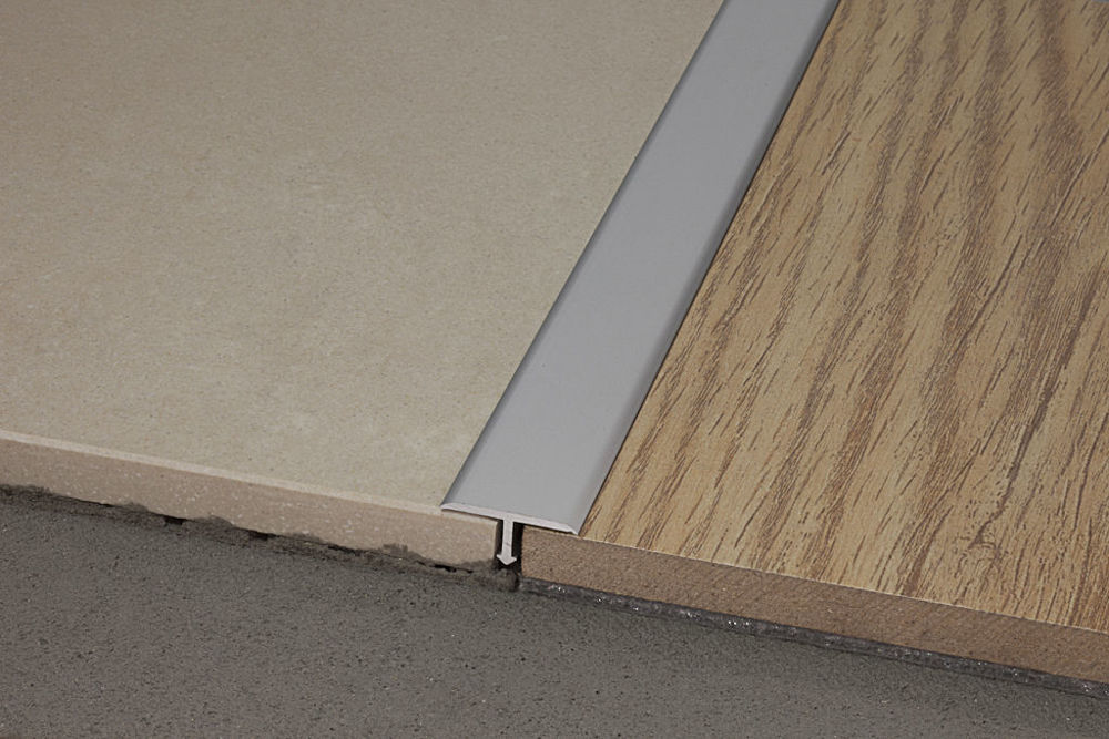 Bilde av OVERGANGSLIST 99/T/26 ALUMINIUM SØLV 26MMX270CM, PROFILPAS
