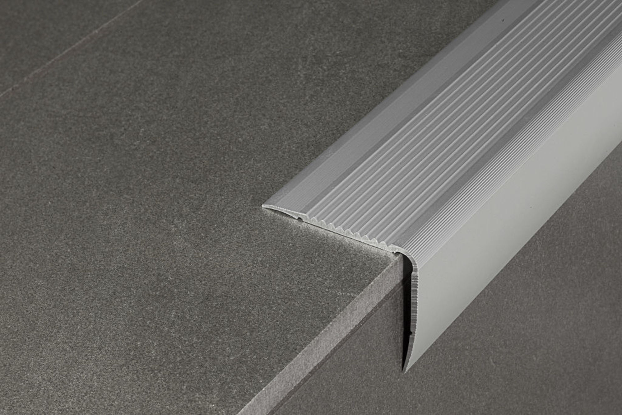 Bilde av TRAPPENESE 74/A ALUMINIUM SØLV 19MMX24,5MMX270CM, PROFILPAS