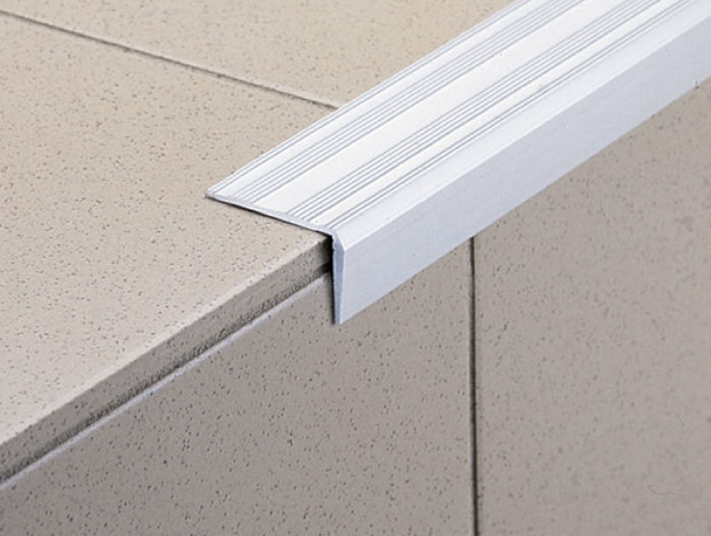 Bilde av TRAPPENESE 70/SF ALUMINIUM SØLV 42MMX25MMX270CM, PROFILPAS