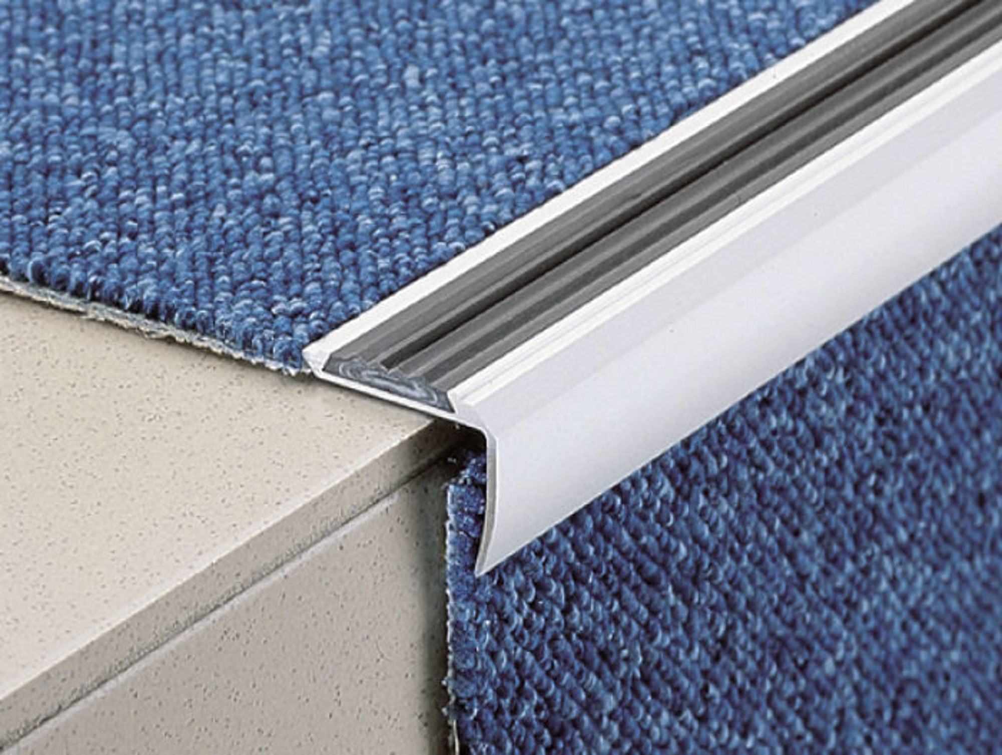 Bilde av TRAPPENESE 79/F ALUMINIUM SØLV UTEN SKLISIKKER GUMMI 42MMX33MMX270CM, PROFILPAS