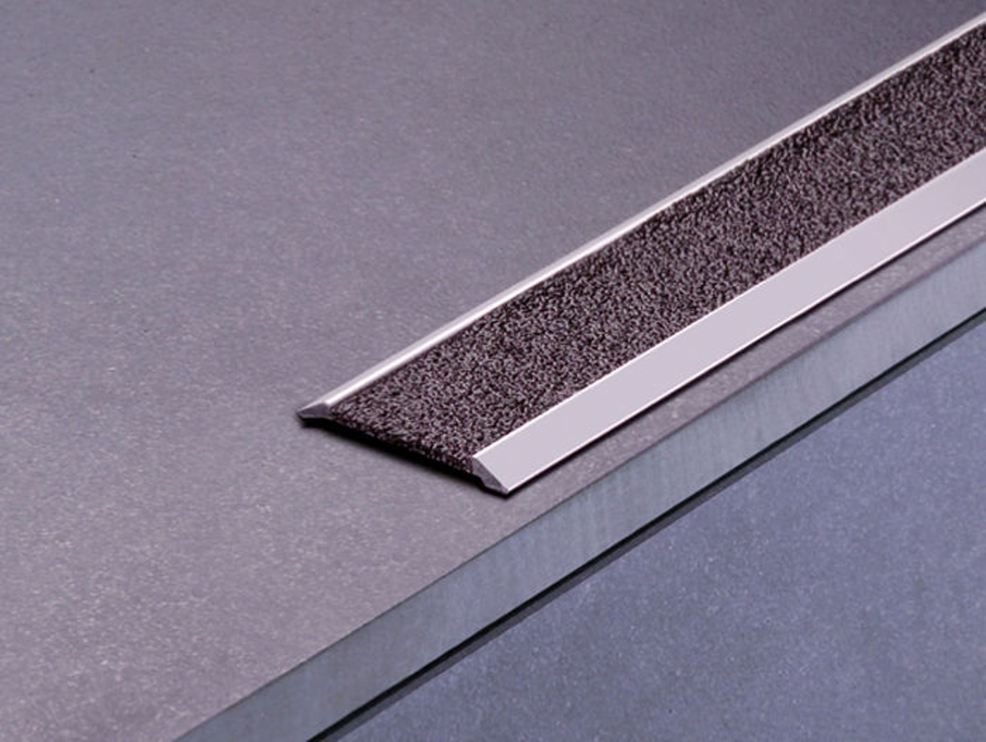 Bilde av TRAPPENESE 110/F ALUMINIUM SØLV UTEN SKLISIKKER TAPE 30MMX270CM, PROFILPAS