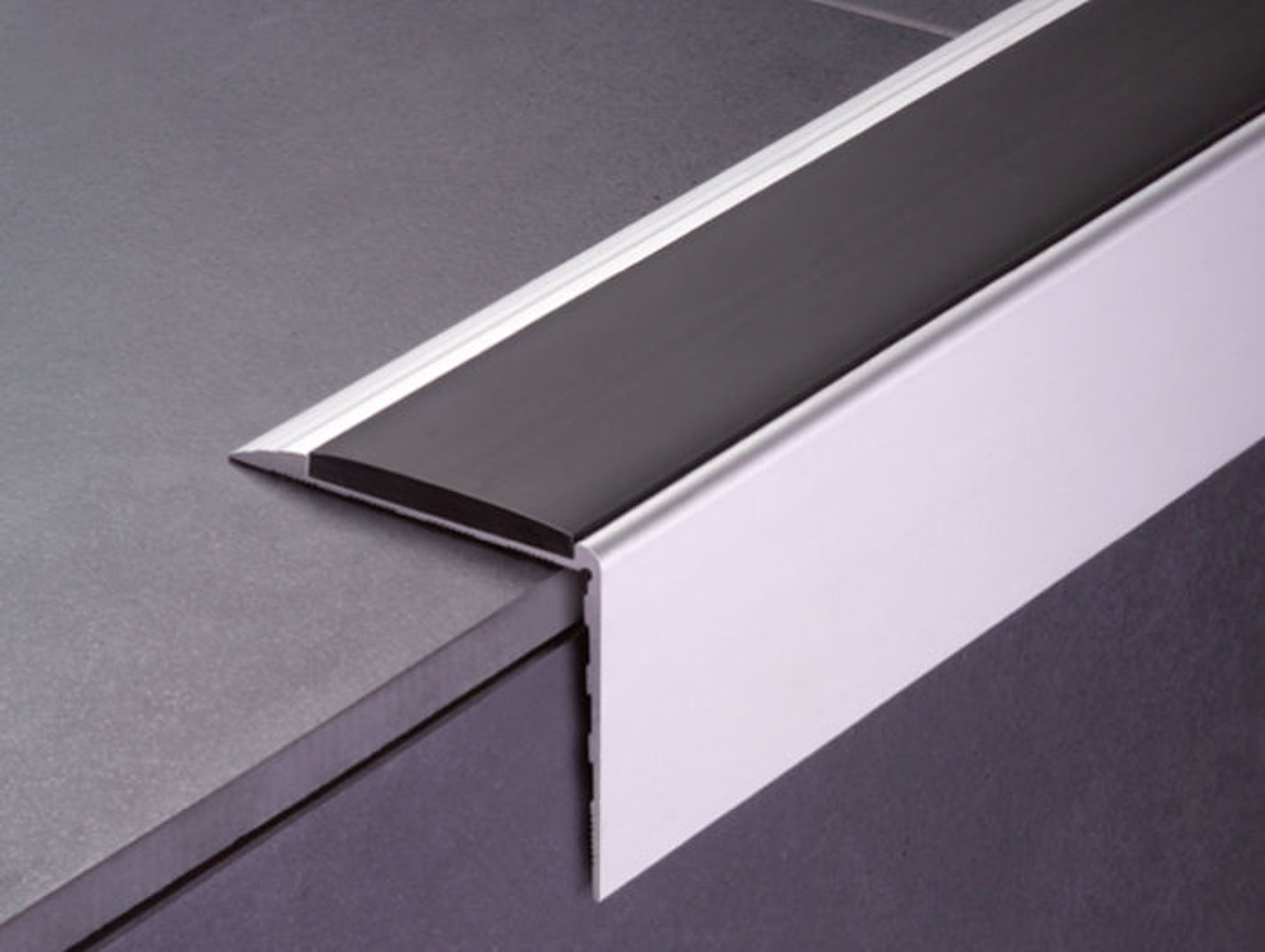 Bilde av TRAPPENESE 126/F ALUMINIUM SØLV UTEN SKLISIKKER GUMMI 62X52MMX270CM, PROFILPAS