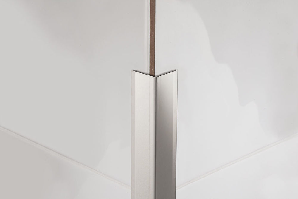 Bilde av HJØRNELIST UTENPÅLIGGENDE 775/A/50 RUSTFRITT STÅL POLERT 50MMX50XMMX300CM, PROFILPAS