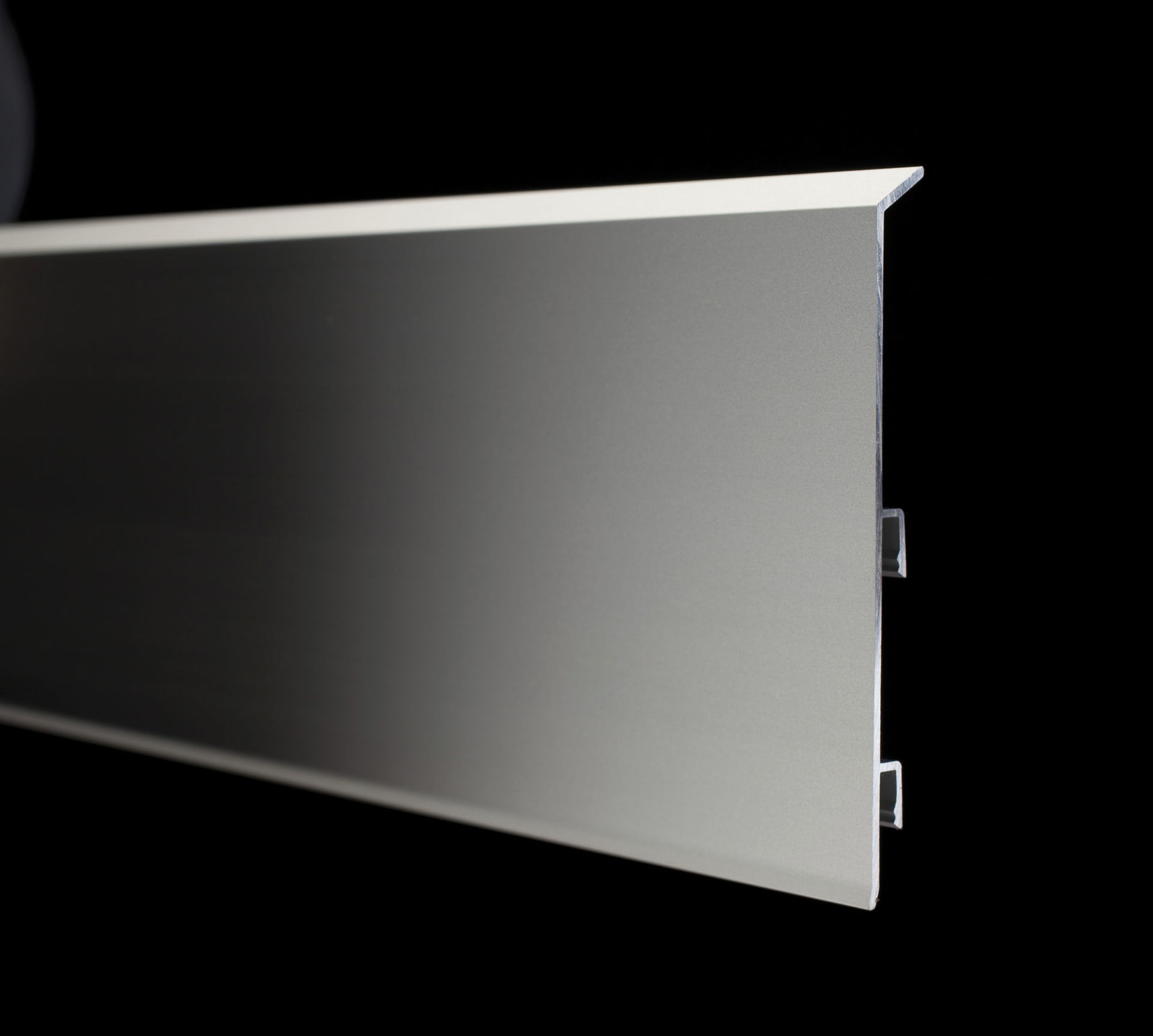 Bilde av SOKKELLIST 95/7SF ALUMINIUM SØLV 70MMX200CM, PROFILPAS