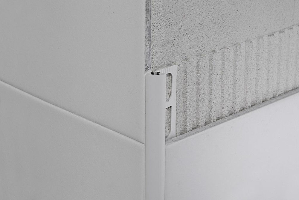 Bilde av HJØRNELIST RE/6 PVC KREMHVIT 6MMX270CM, PROFILPAS