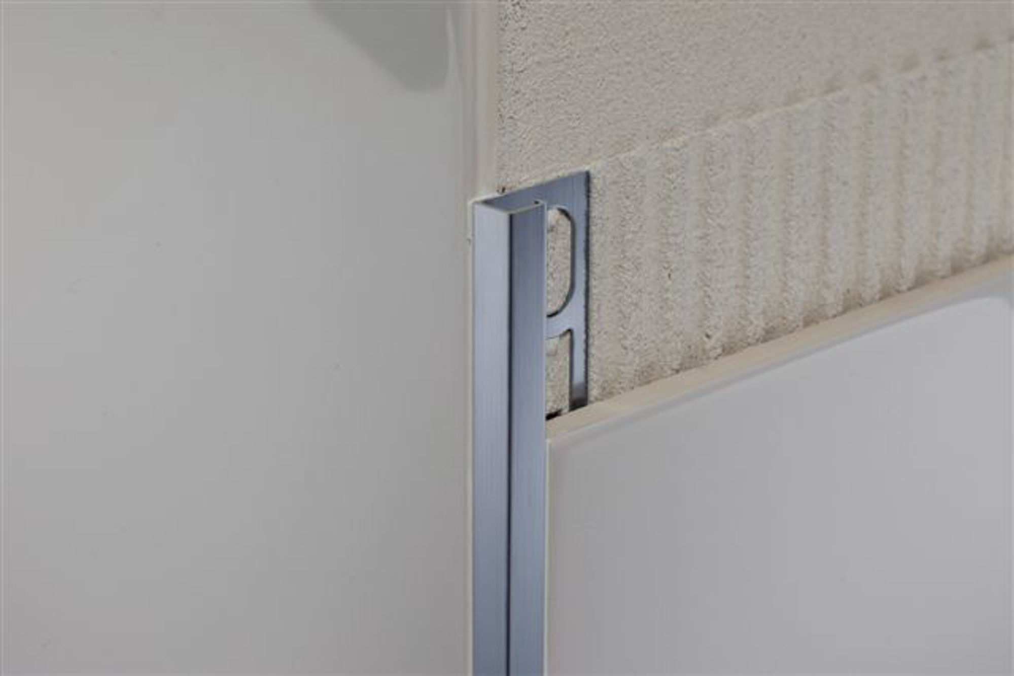 Bilde av HJØRNELIST FIRKANT ZQTMN/8 ALUMINIUM TITANIUM SATIN 8MMX270CM, PROFILPAS