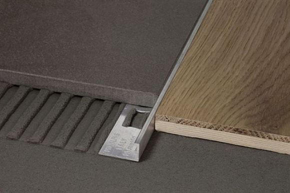Bilde av AVSLUTNINGSLIST AIS/6 RUSTFRI SATIN 6X270CM, PROFILPAS