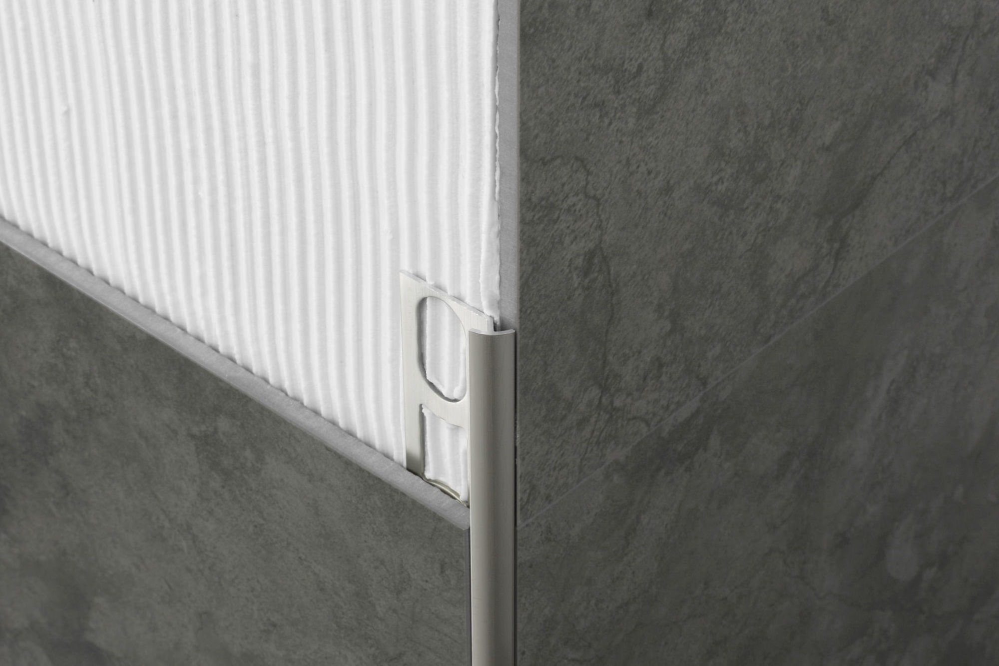 Bilde av HJØRNELIST AVRUNDET RTM/6 ALUMINIUM TITANIUM 6MMX270CM, PROFILPAS
