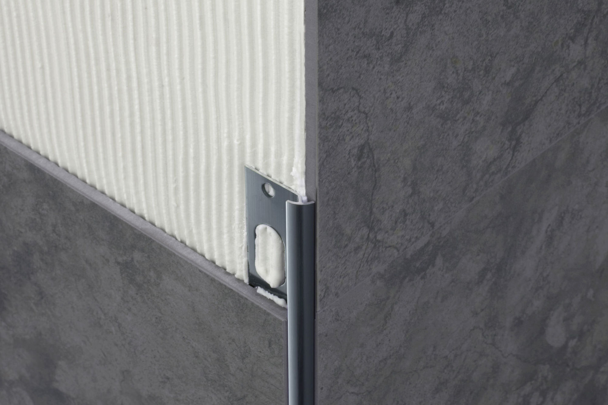 Bilde av HJØ.LIST LYS POLERT SATIN 6MM 270CM PROF