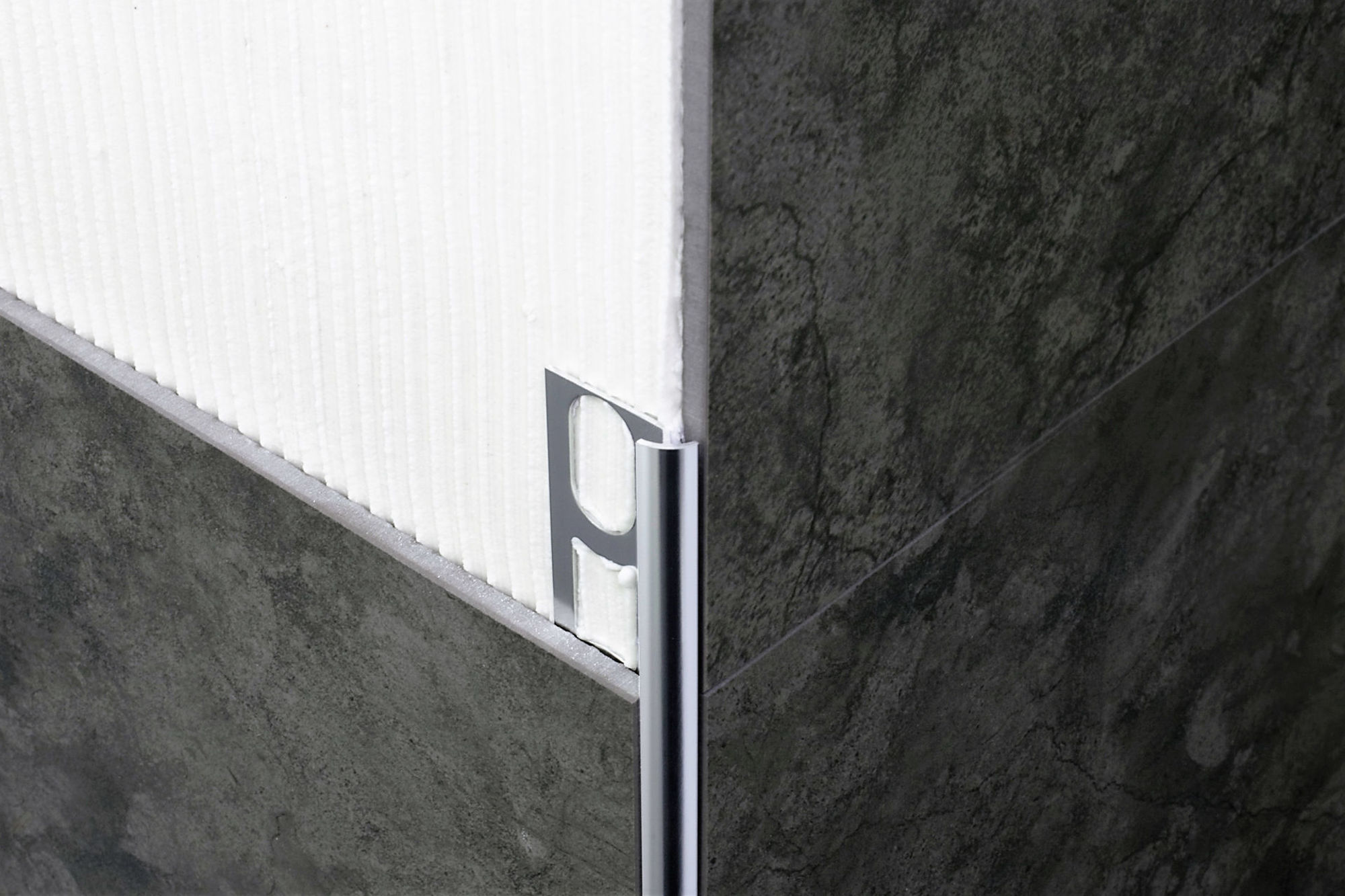 Bilde av HJØRNELIST AVRUNDET LVT RB/3 ALUMINIUM SØLV POLERT 3MMX270CM, PROFILPAS