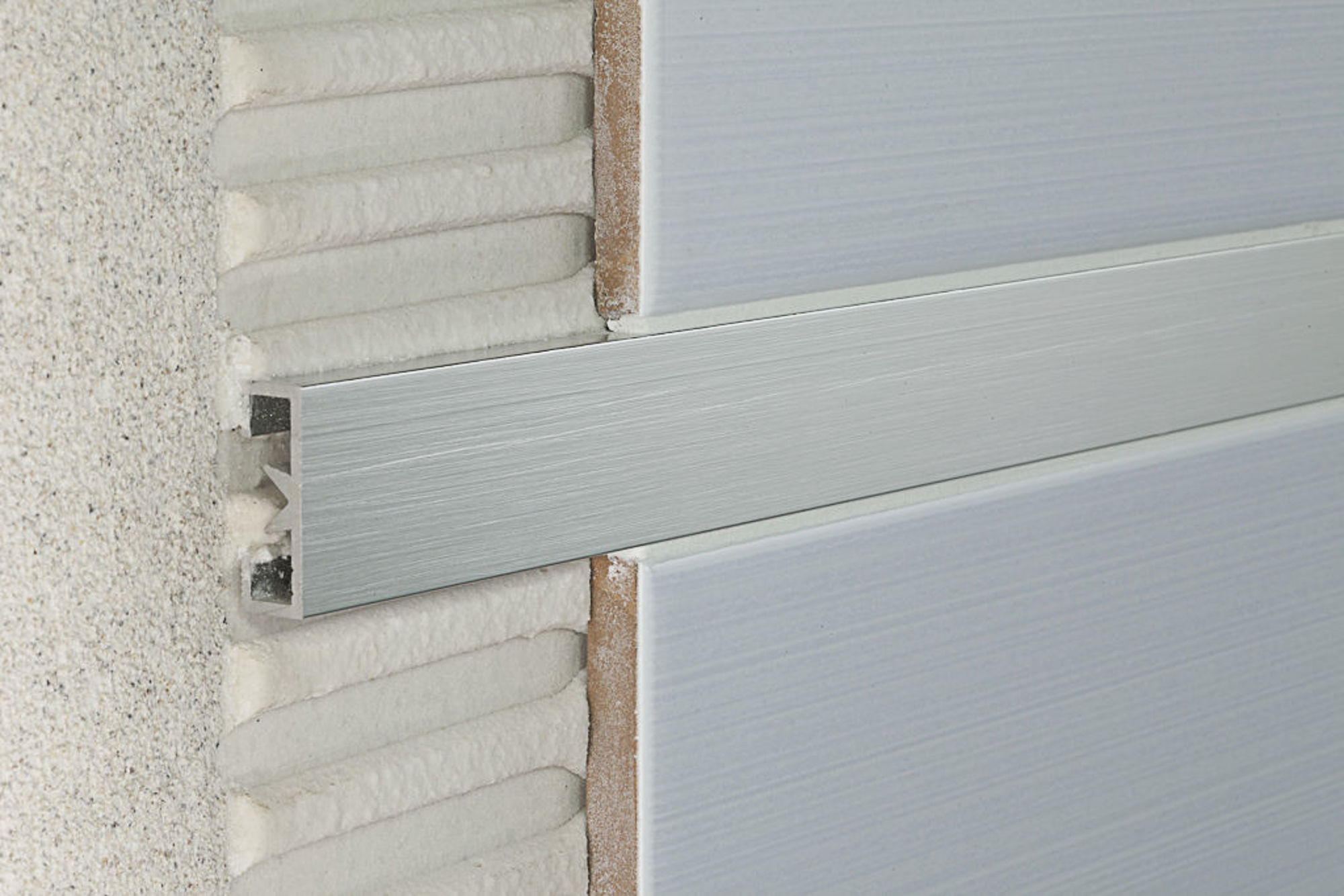 Bilde av BORDELIST LDS/15 ALUMINIUM SØLV SATIN 15MMX270CM, PROFILPAS