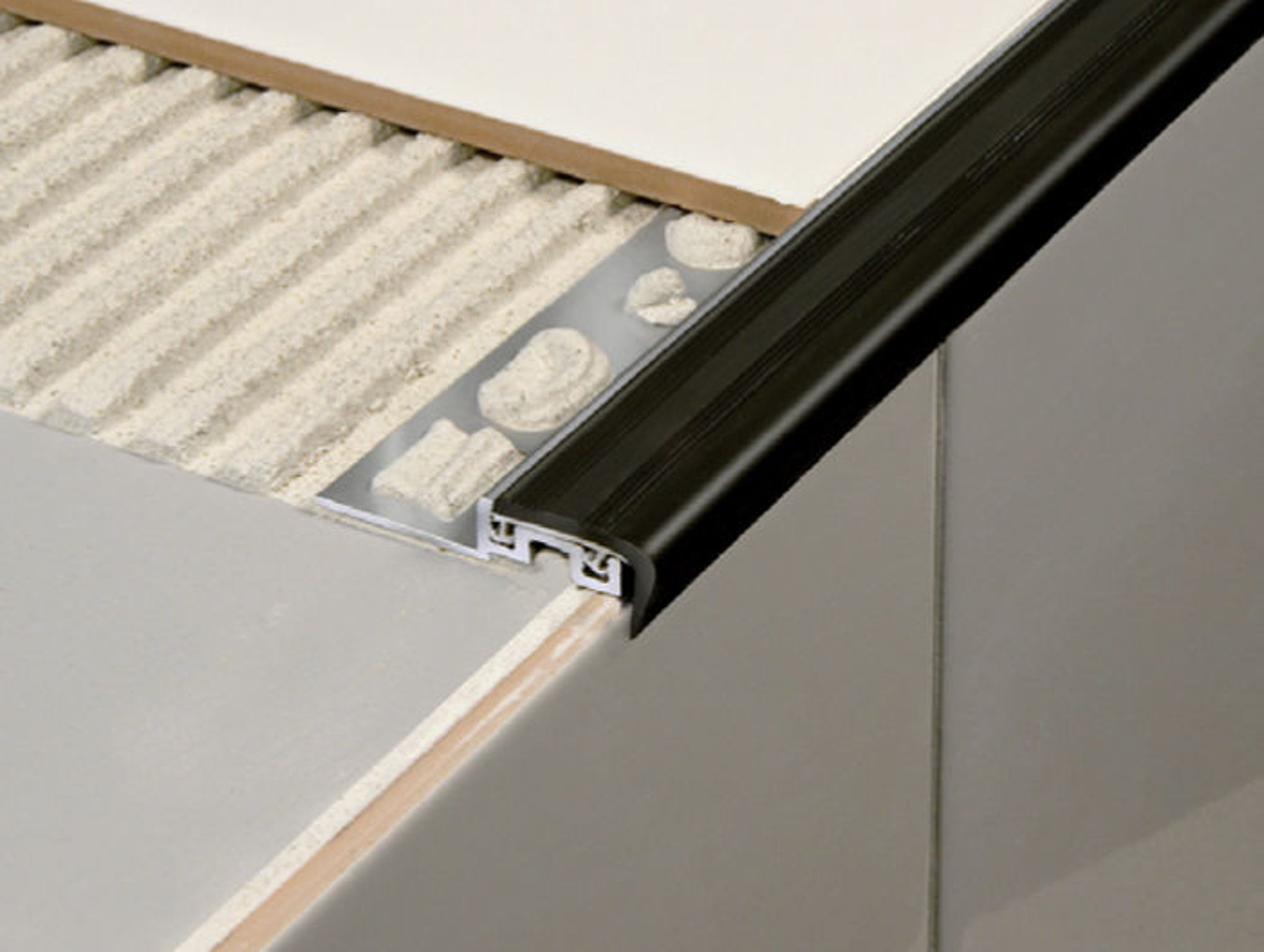 Bilde av TRAPPENESE SP/8 ALUMINIUM + SORT PVC 8MMX270CM, PROFILPAS