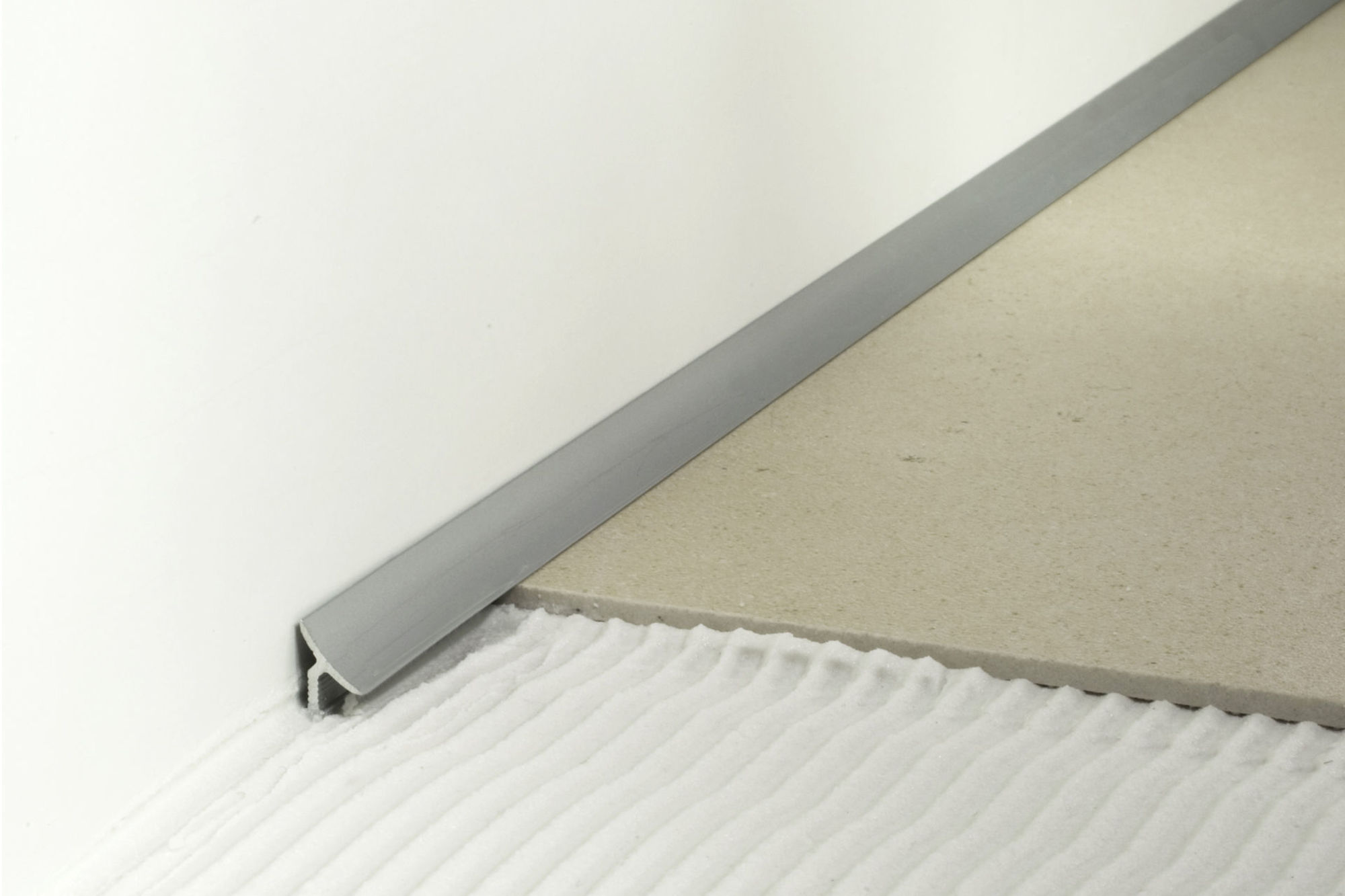 Bilde av OVERGANGSLIST PIA/7 ALUMINUM SØLV 7MMX270CM, PROFILPAS
