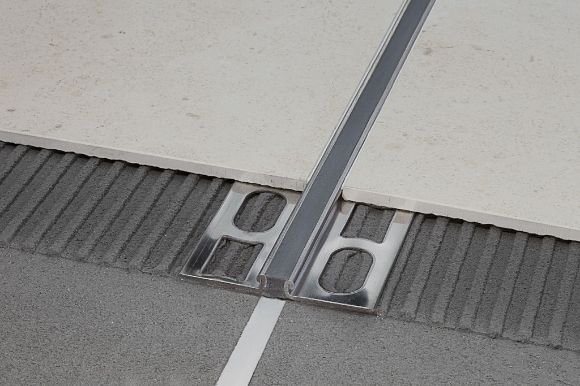 Bilde av EKSPANSJONSLIST NTI/8 RUSTFRITT STÅL + EPDM GRÅ 8MMX270CM, PROFILPAS