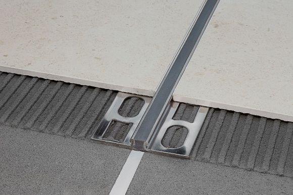 Bilde av EKSPANSJONSLIST NTI/12 RUSTFRITT STÅL + EPDM GRÅ 12,5MMX10MMBREDDE 270CM, PROFILPAS