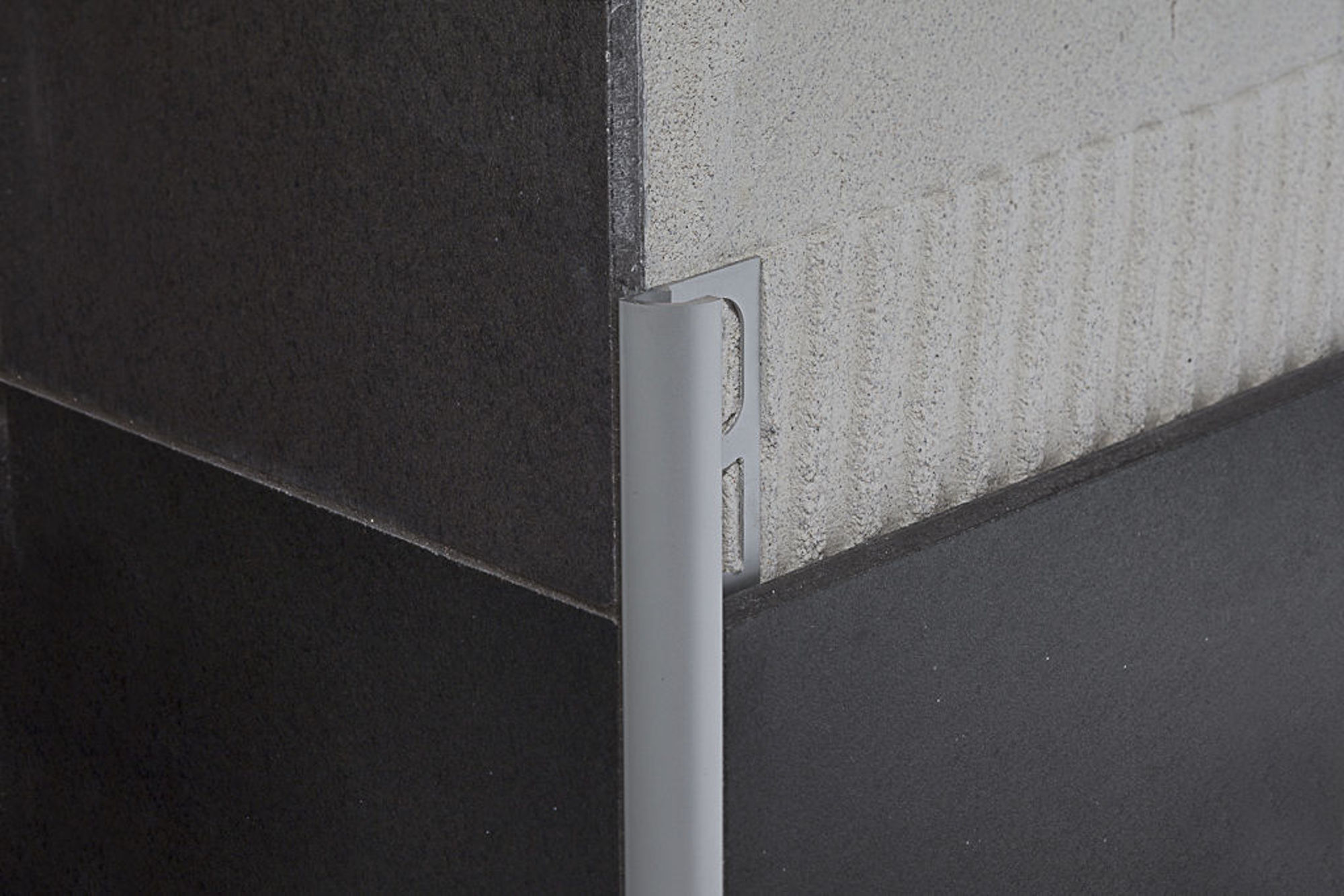 Bilde av HJØRNELIST AVRUNDET RA/11 ALUMINIUM SØLV 11MMX270CM, PROFILPAS