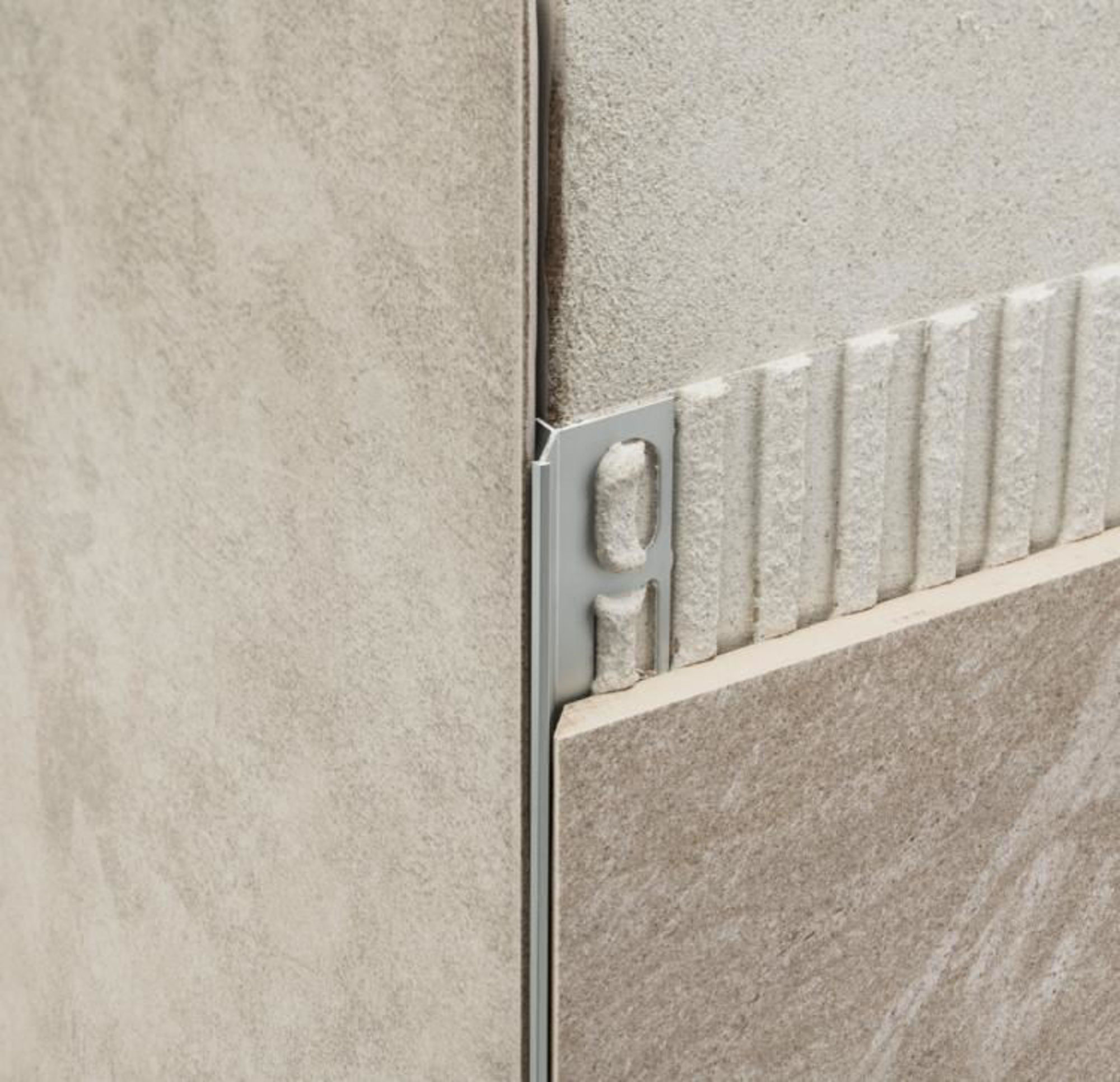 Bilde av AVSLUTNINGSLIST 45° JOLLY IPA/11 ALUMINIUM SØLV 11MMX270CM, PROFILPAS