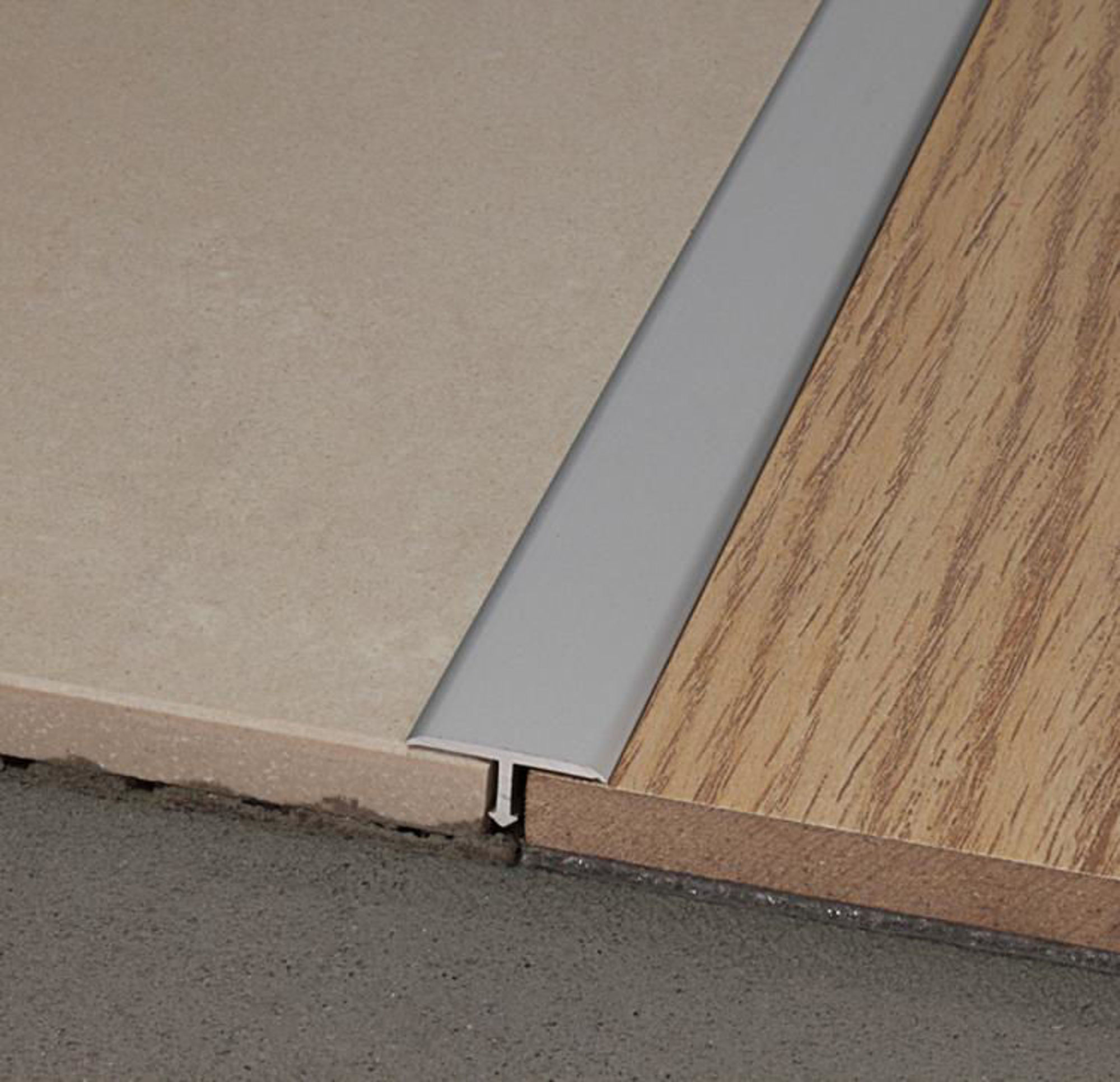 Bilde av OVERGANG T-LIST 99/T/14 ALUMINIUM ANTRASITT RAL 7016 14MMX270CM, PROFILPAS