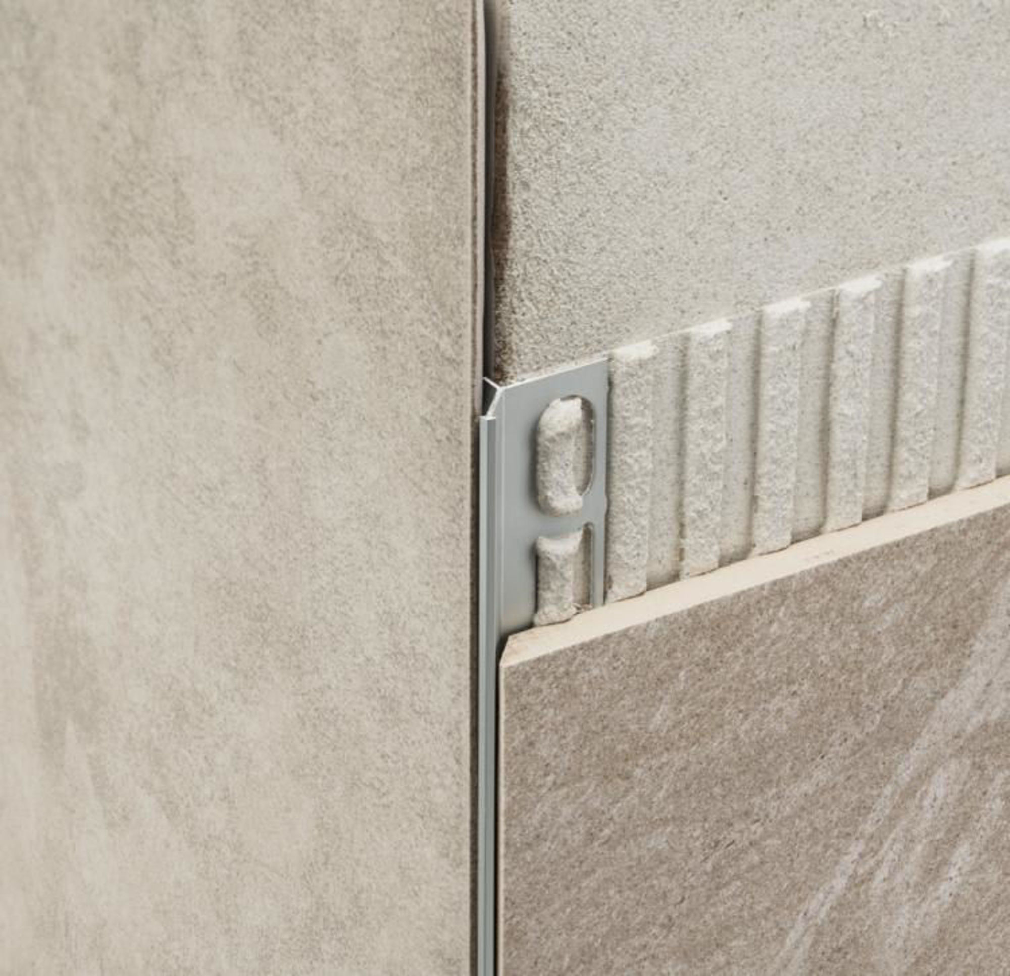 Bilde av AVSLUTNINGSLIST 45° JOLLY IPV/11 COLOR COATED STONE 11MMX270CM, PROFILPAS